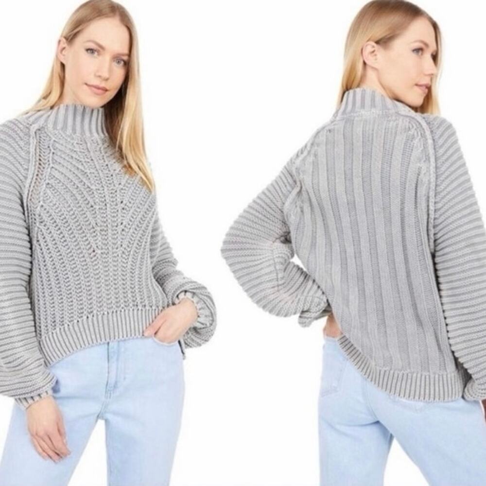 Free People Sweetheart Mock Neck Sweater size Medium Gray Chunky